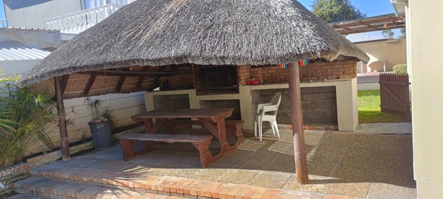 5 Bedroom Property for Sale in Table View Western Cape